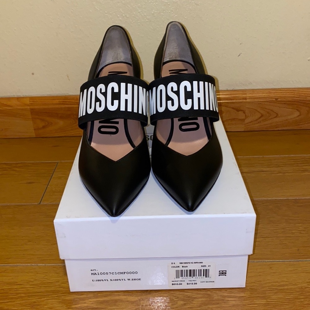 ‼️‼️SOLD‼️‼️Moschino Logo strap pumps
